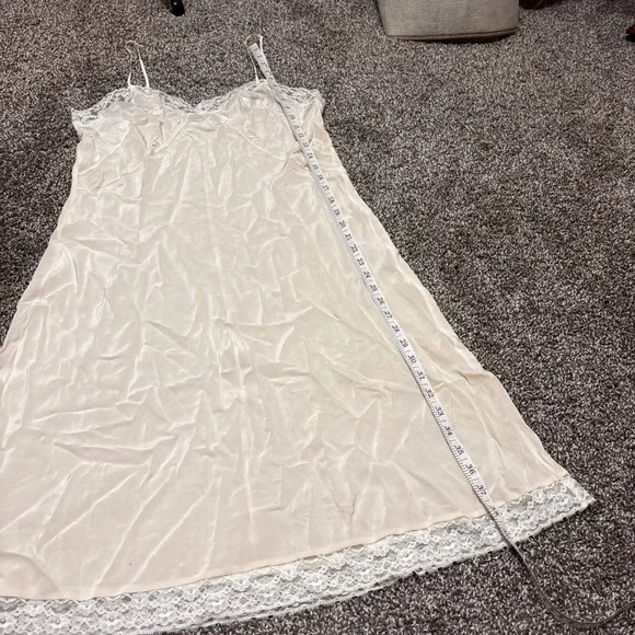 Victoria's Secret Silk Lace Trim Slip Dress Ivory Camisole Nightgown Fairycore L - Picture 2 of 7
